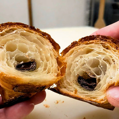 バタリッチクロワッサン〈ダブルチョコ〉